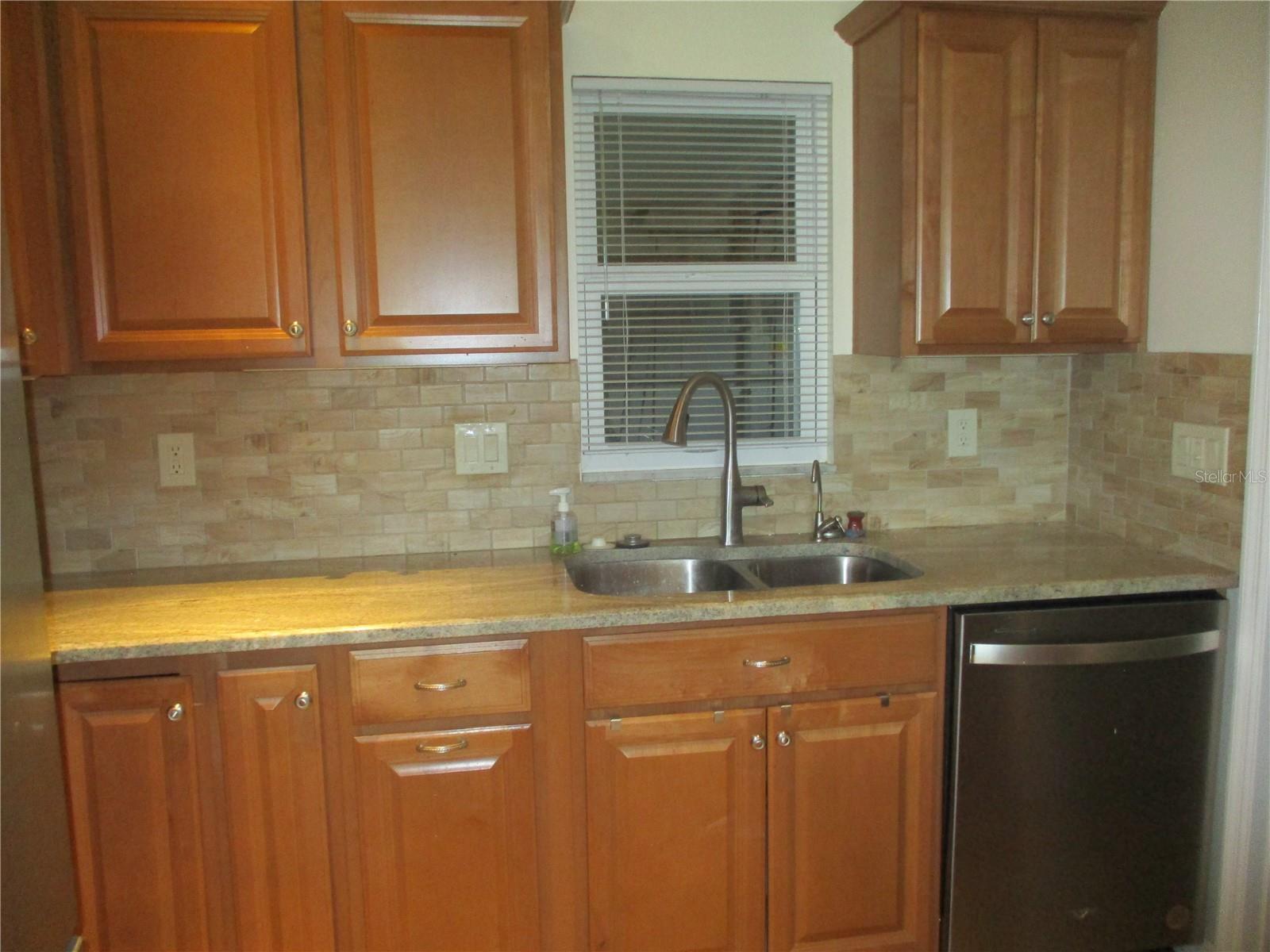1703 CLOISTER DR — photo 7