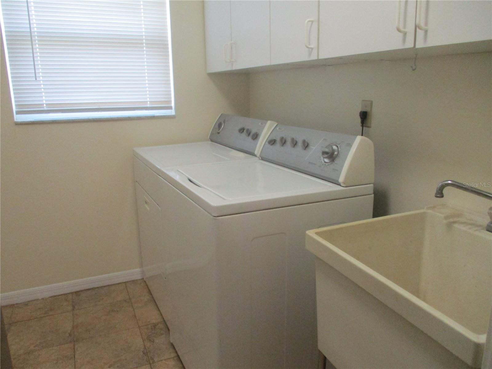 1703 CLOISTER DR — photo 18