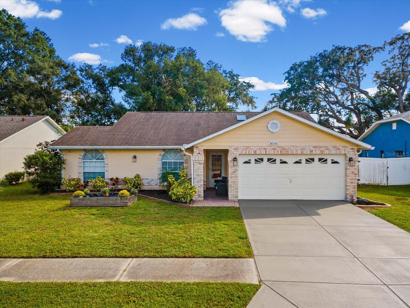 8350 ROYAL HART DR — photo 22