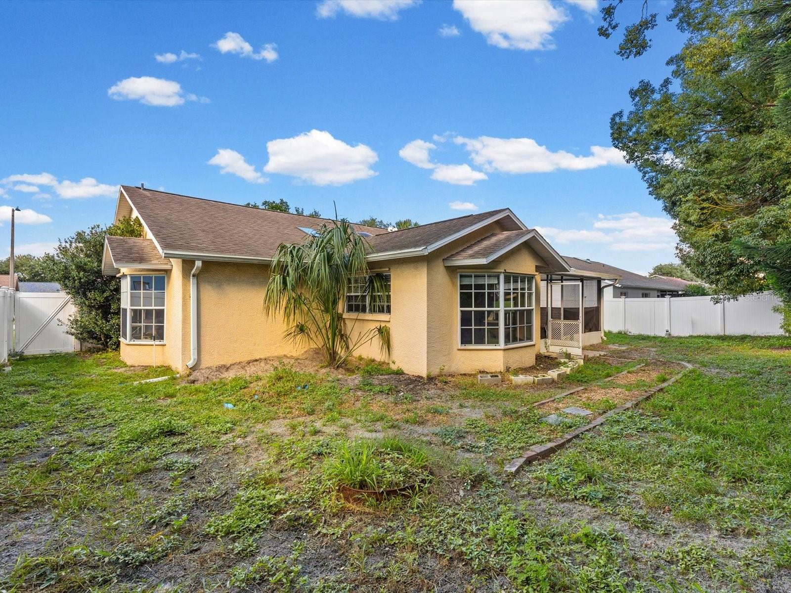 8350 ROYAL HART DR — photo 30