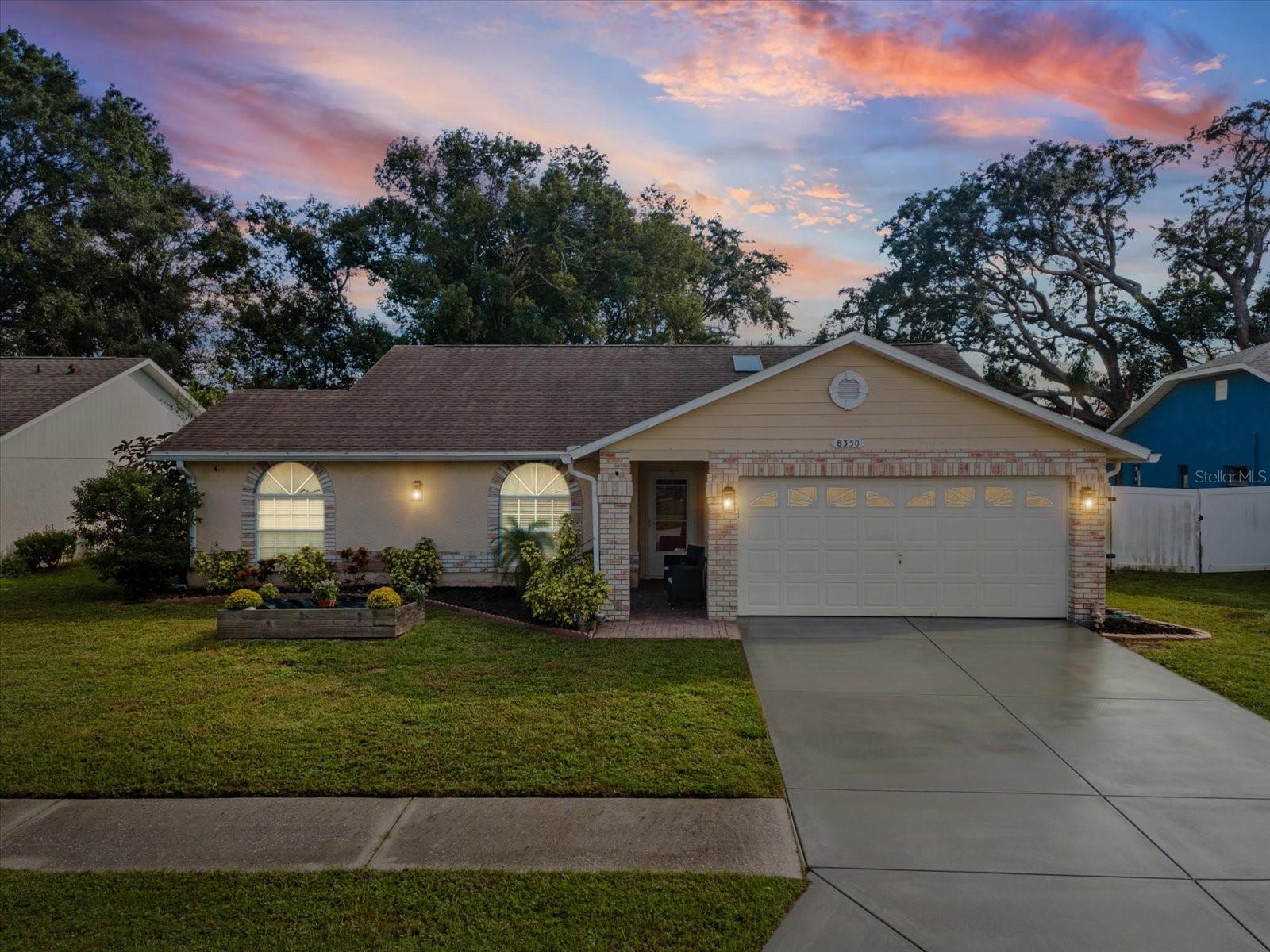 8350 ROYAL HART DR — photo 25