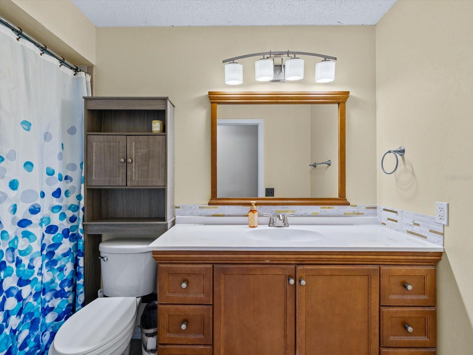 8350 ROYAL HART DR — photo 13