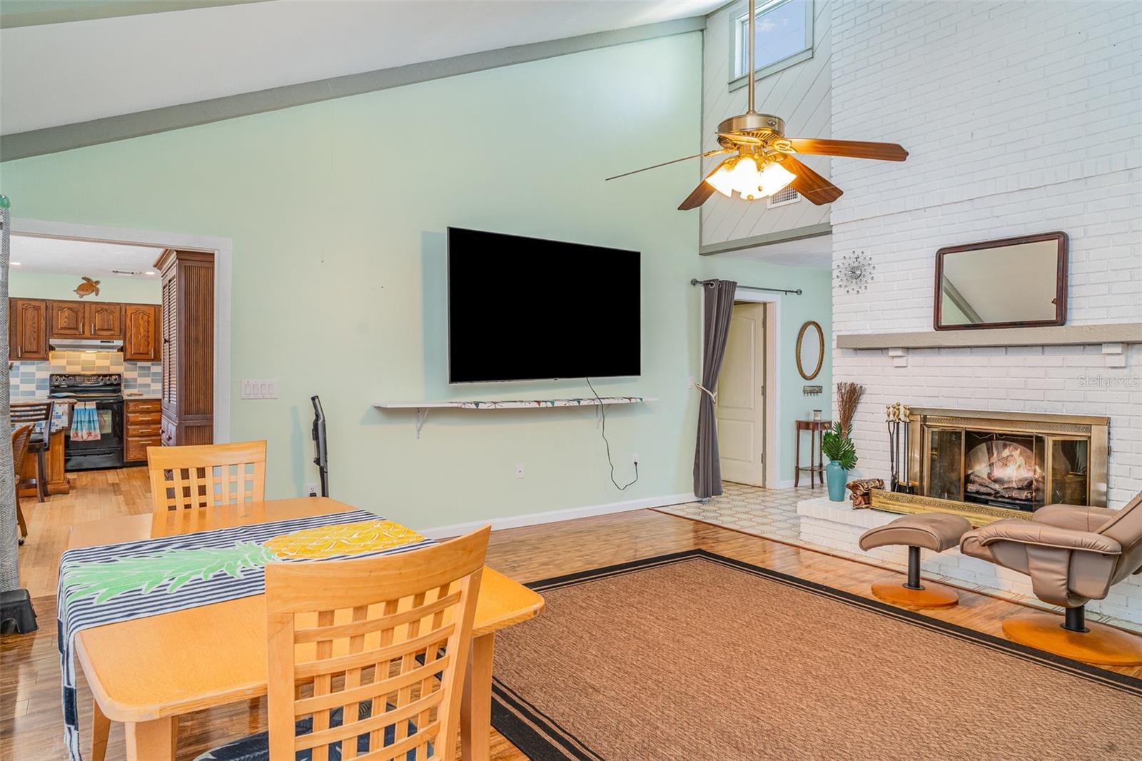 1305 GREENFIELD CIR — photo 11