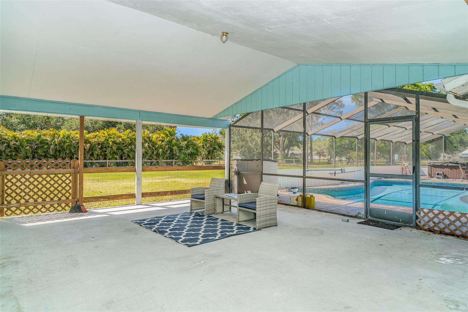 1305 GREENFIELD CIR — photo 34