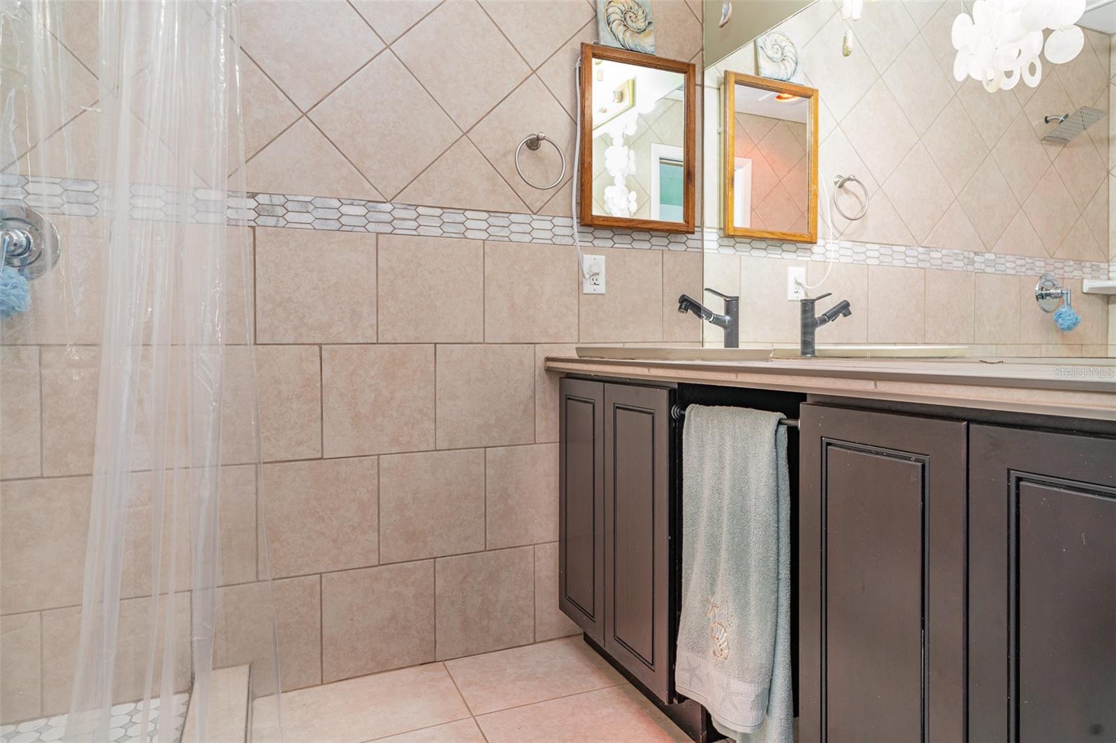 1305 GREENFIELD CIR — photo 23