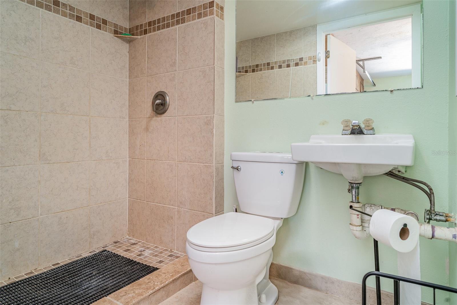 1305 GREENFIELD CIR — photo 30