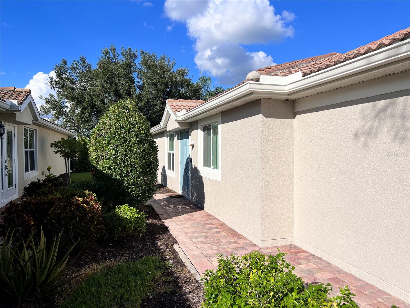 6058 BENEVENTO DR — photo 17