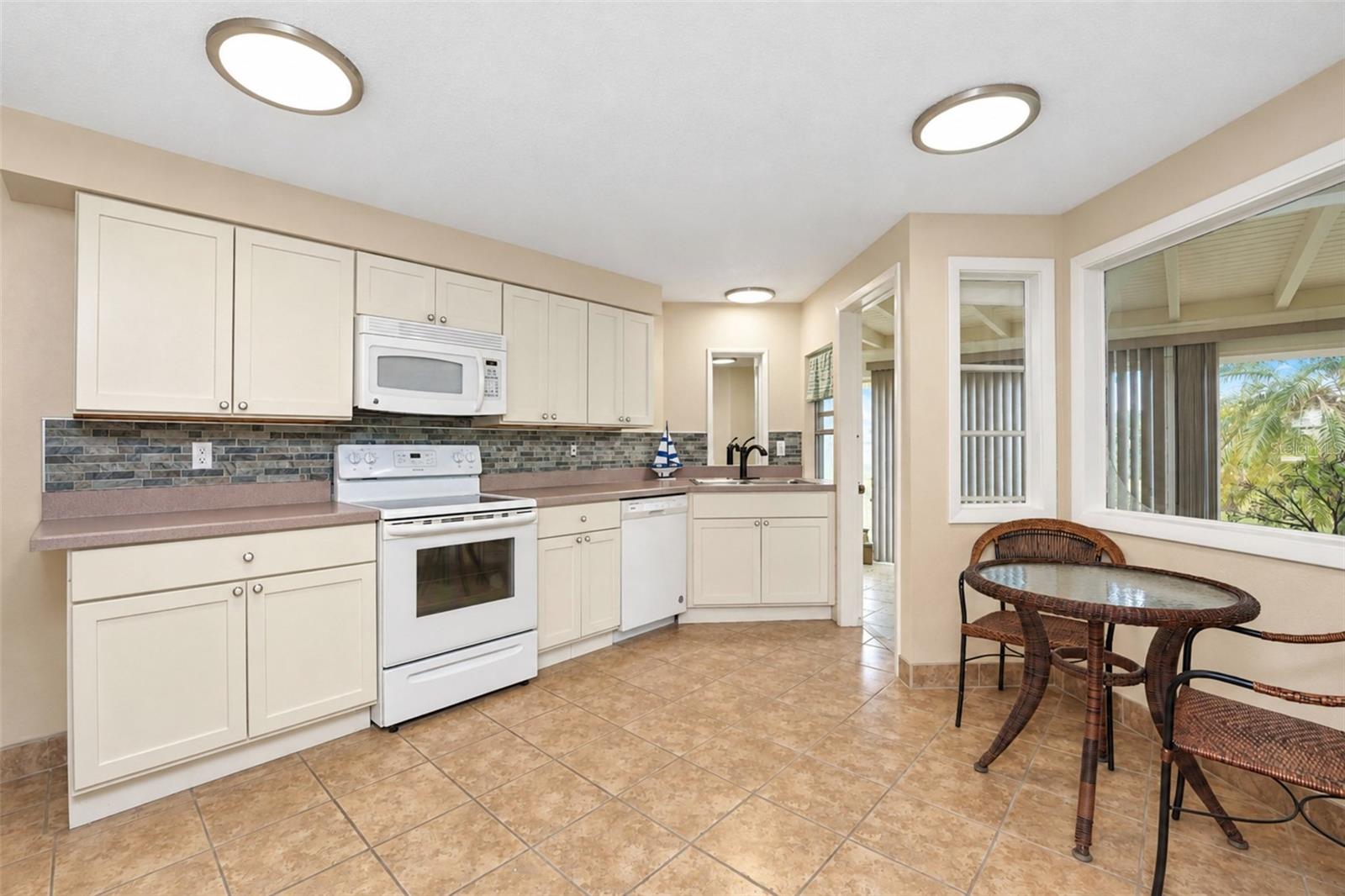 21 OAKWOOD DR N #21 — photo 17