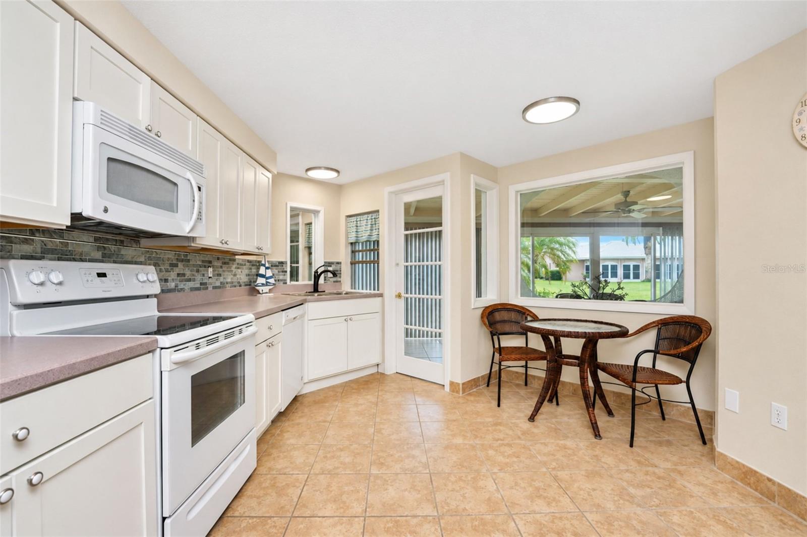 21 OAKWOOD DR N #21 — photo 28