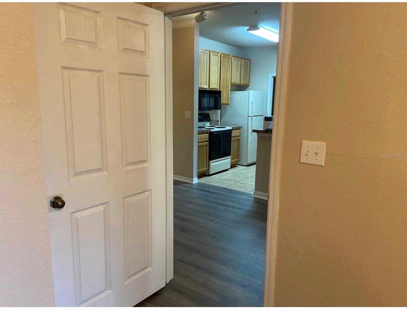 10123 COURTNEY PALMS BLVD #103 — photo 19