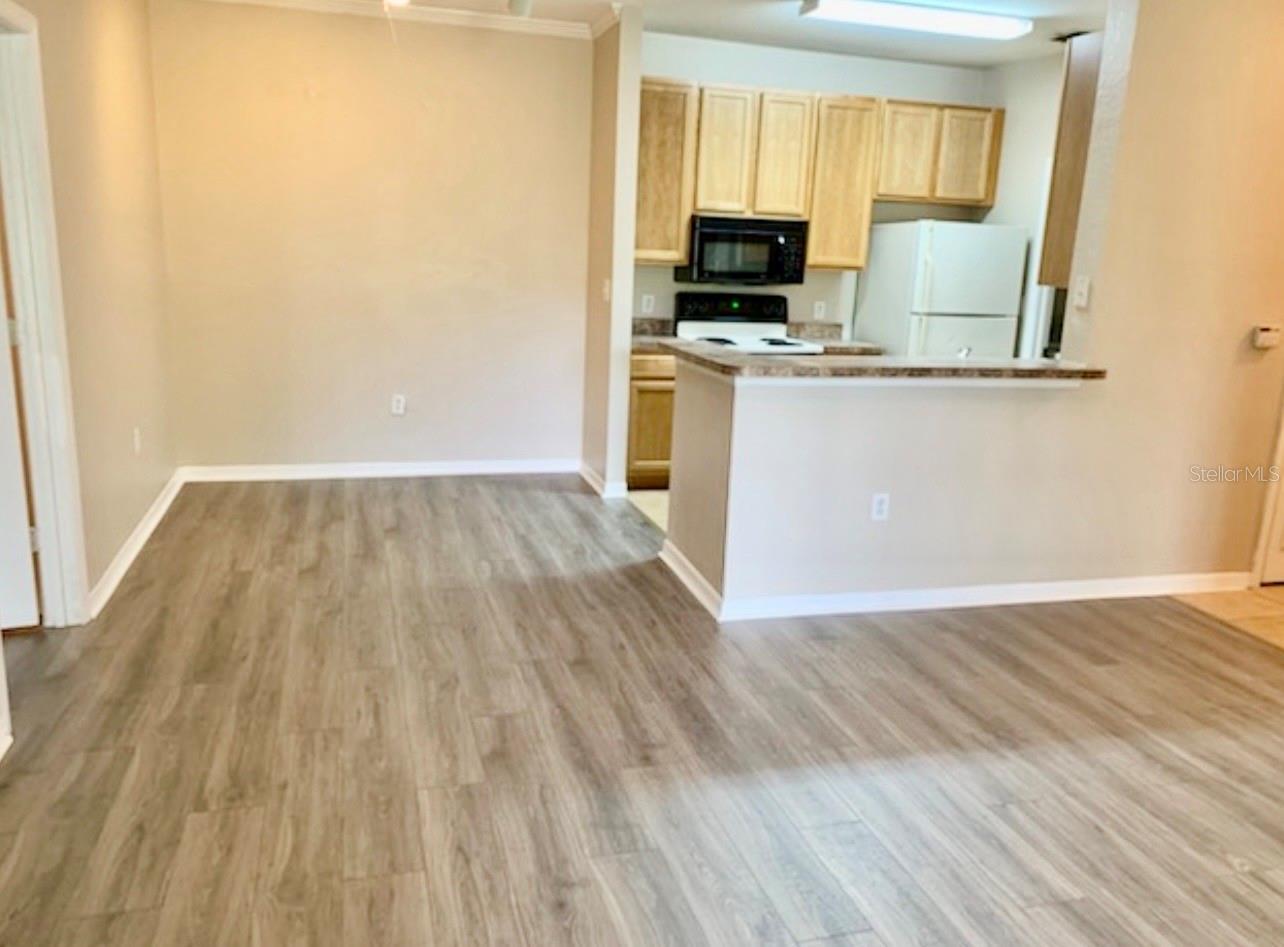 10123 COURTNEY PALMS BLVD #103 — photo 10