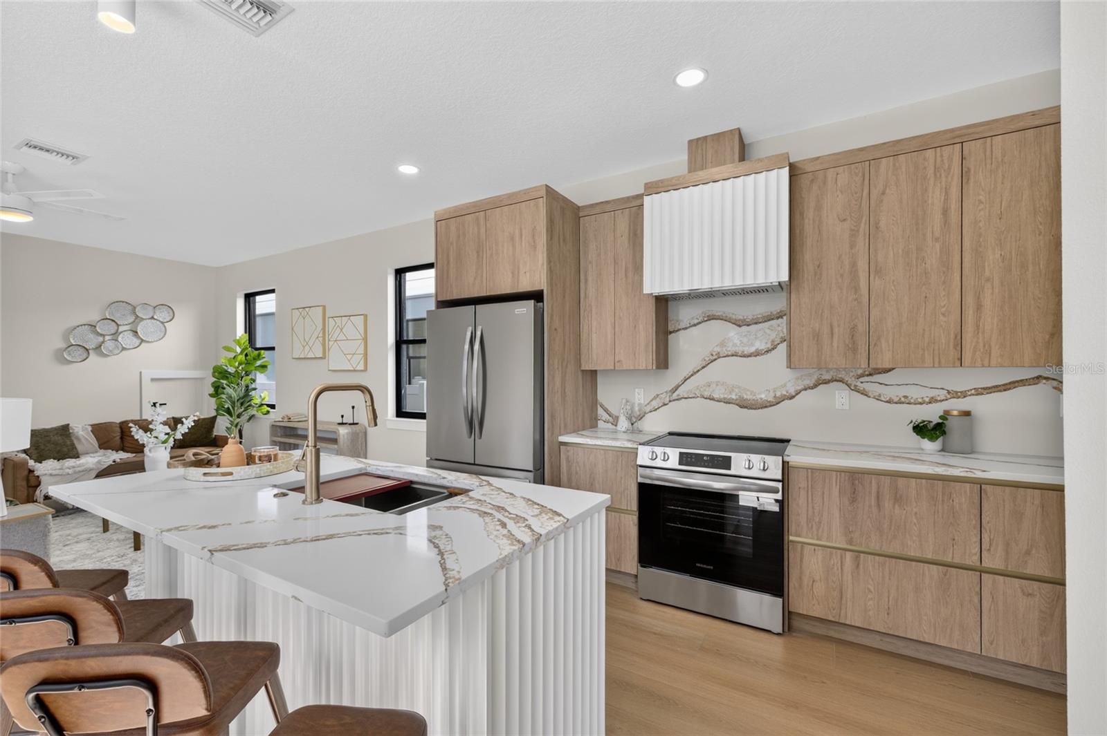 2601 N ALBANY AVE — photo 15