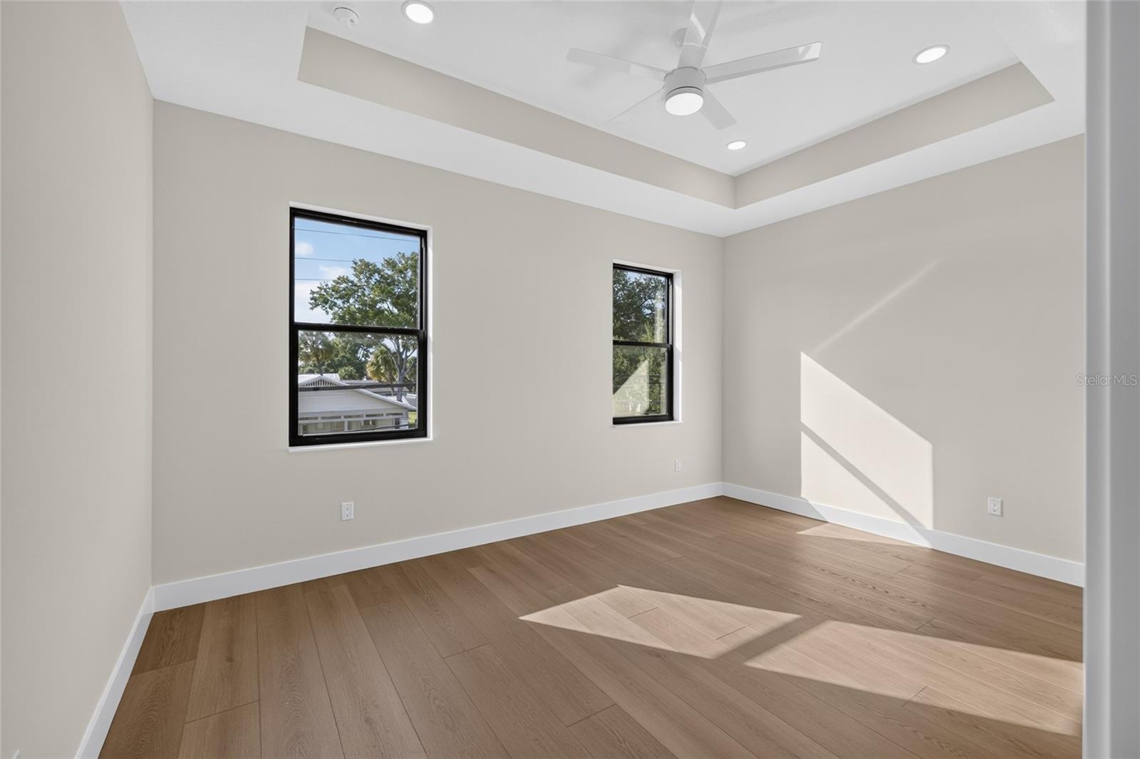 2601 N ALBANY AVE — photo 28