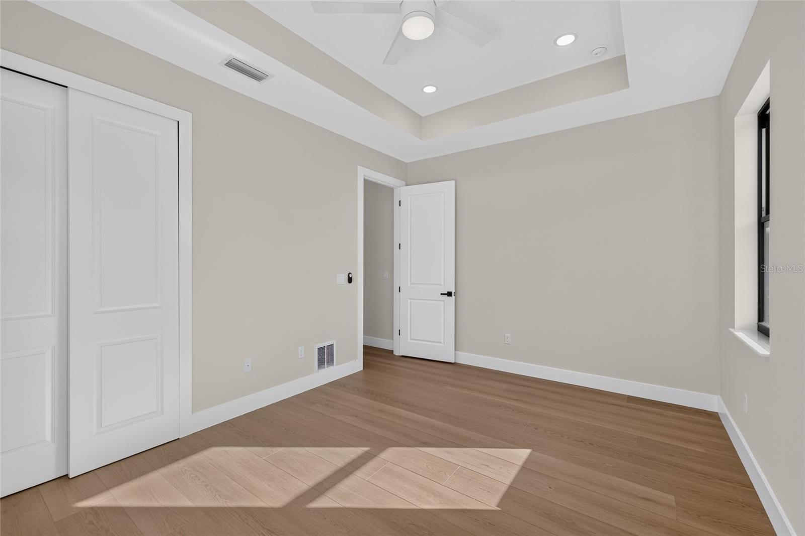 2601 N ALBANY AVE — photo 29