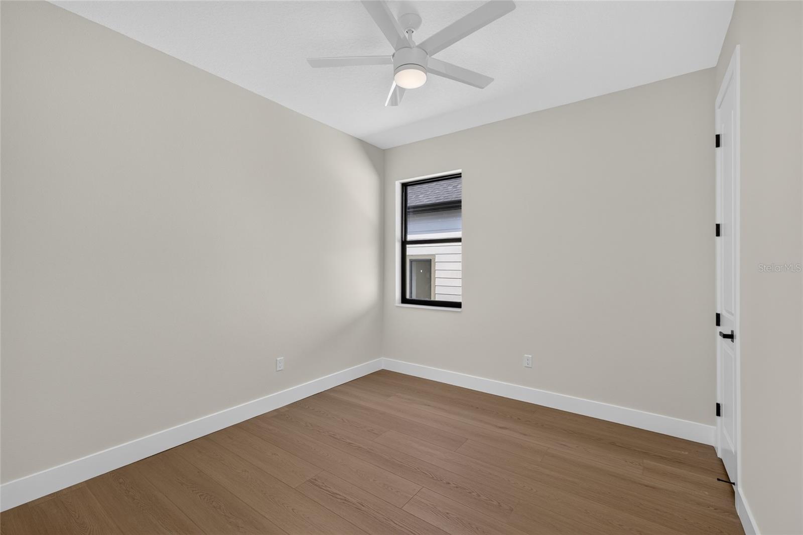 2601 N ALBANY AVE — photo 30