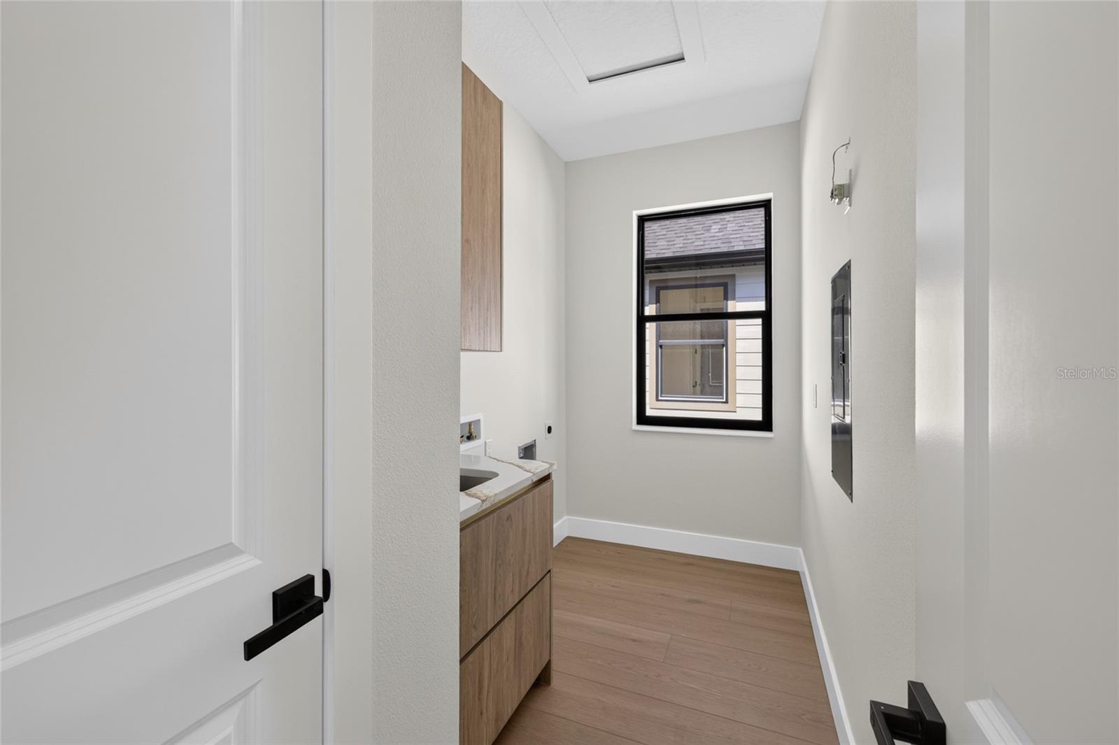 2601 N ALBANY AVE — photo 31