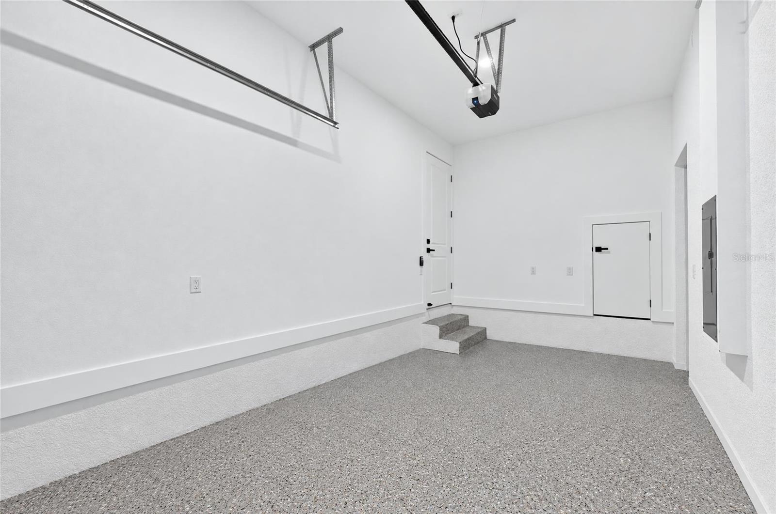 2601 N 1/2 ALBANY AVE — photo 31