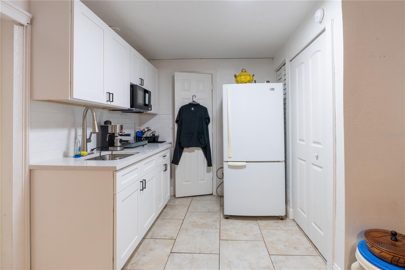 8819 W BROAD ST — photo 19