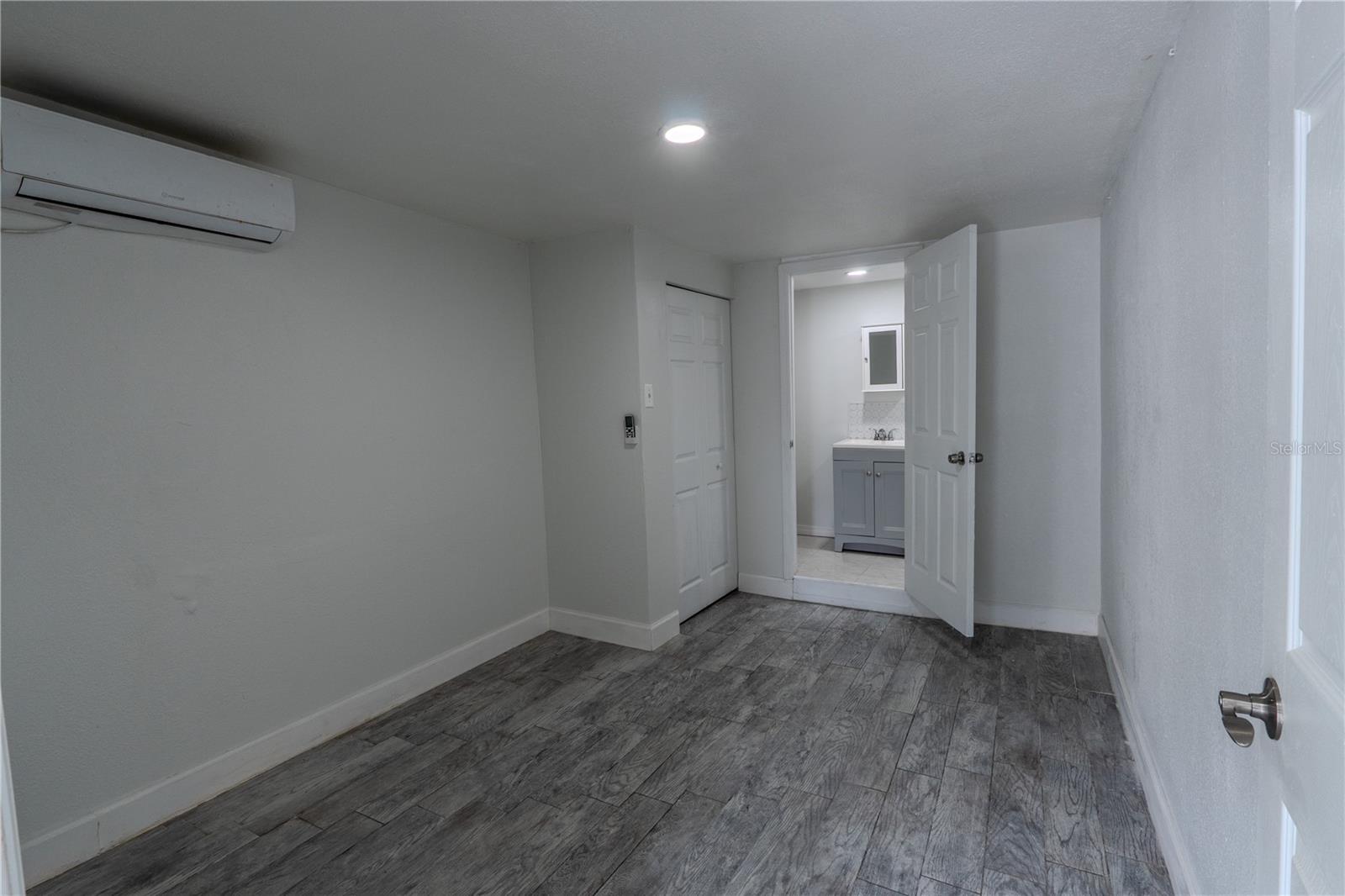 8819 W BROAD ST — photo 20
