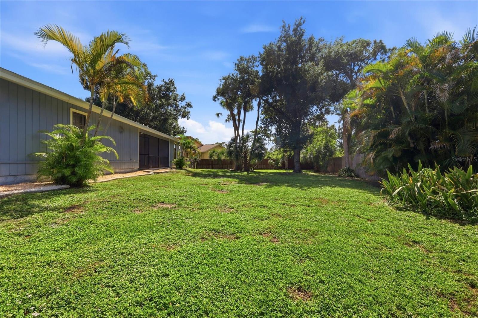 338 PINE GLEN CT — photo 38