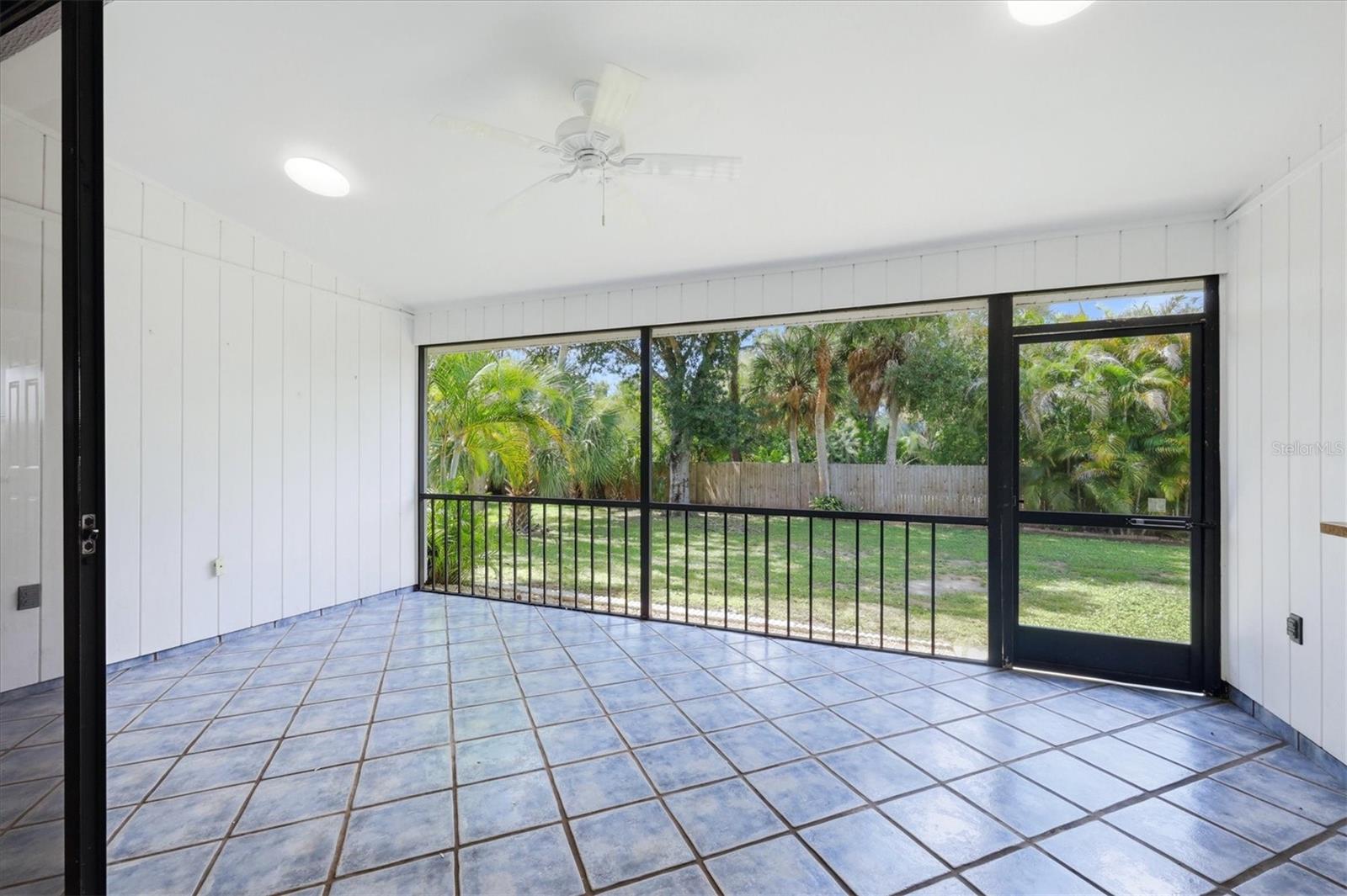 338 PINE GLEN CT — photo 36