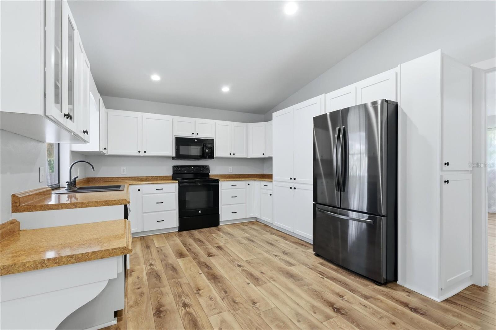 338 PINE GLEN CT — photo 16
