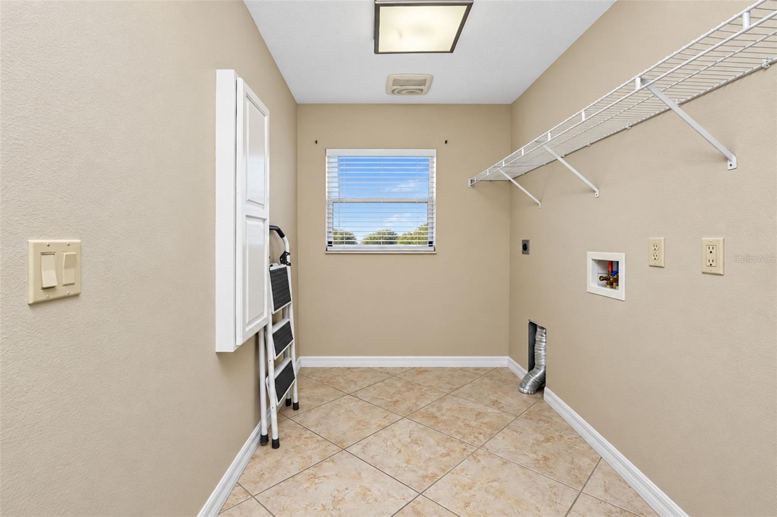 1881 NEPTUNE DR — photo 55