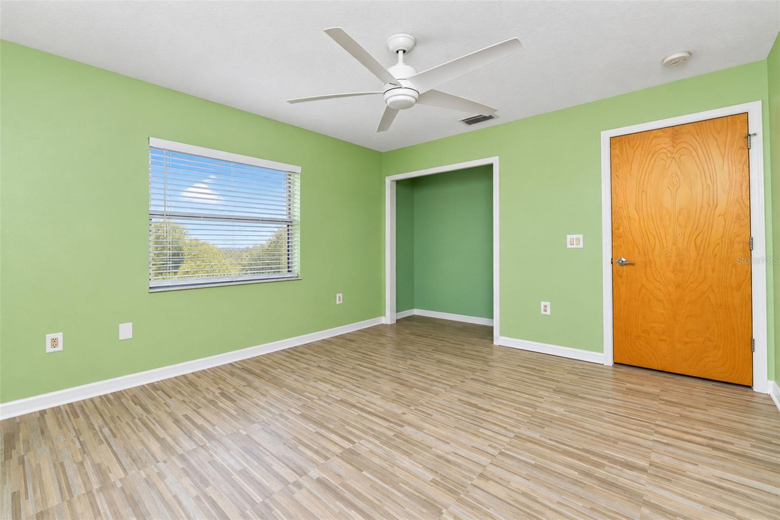 1881 NEPTUNE DR — photo 50