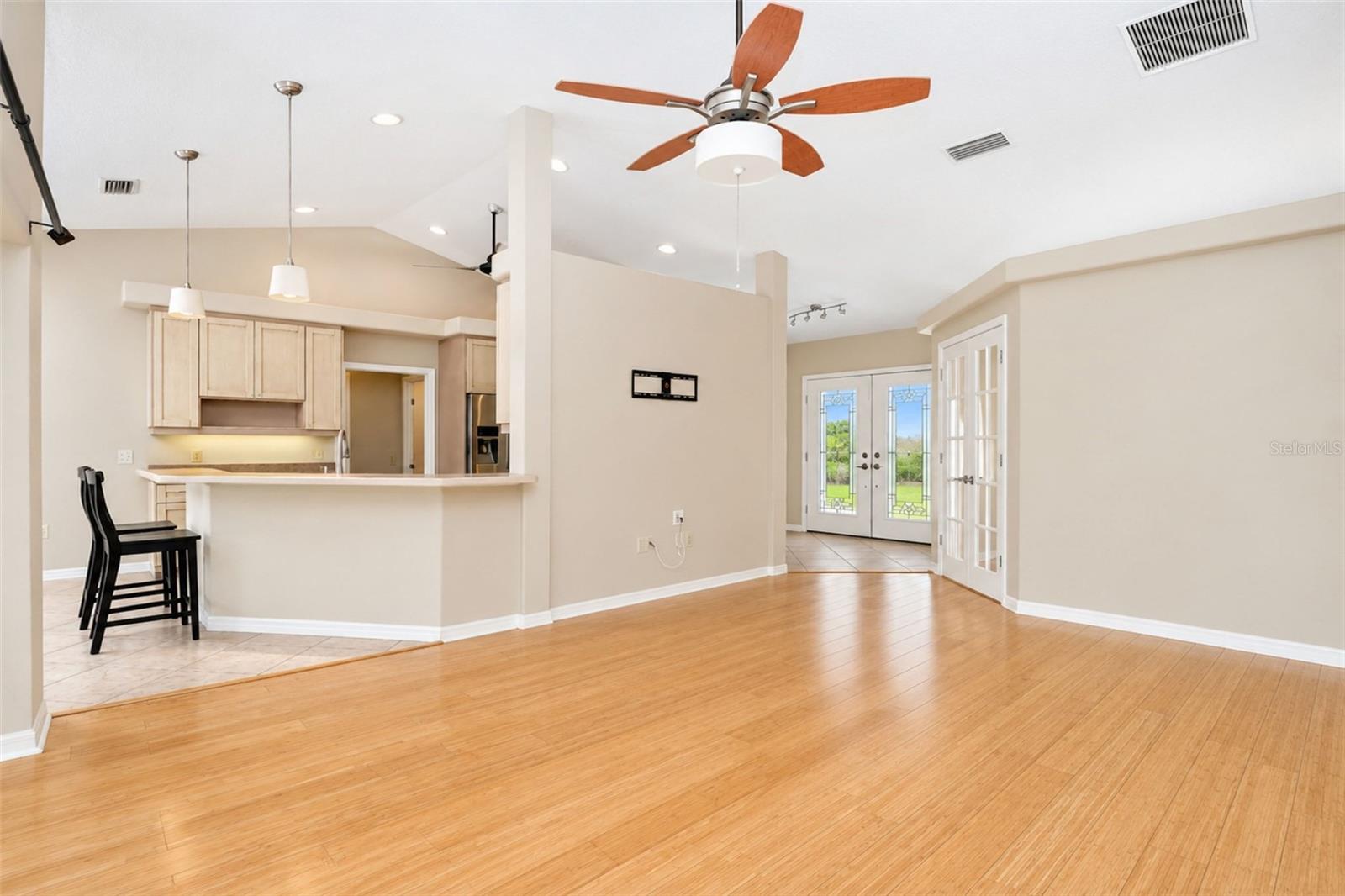 1881 NEPTUNE DR — photo 17