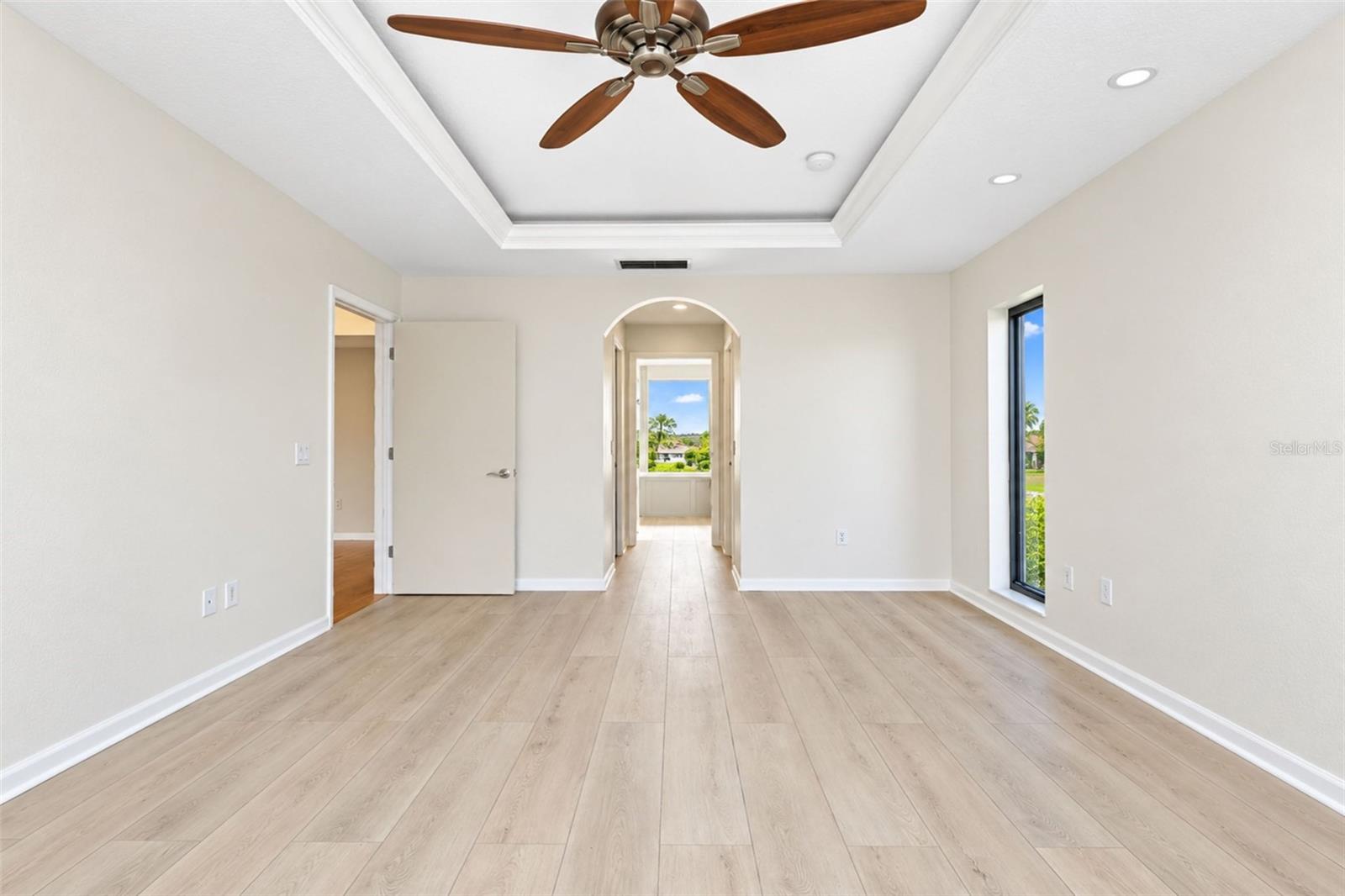 1881 NEPTUNE DR — photo 40