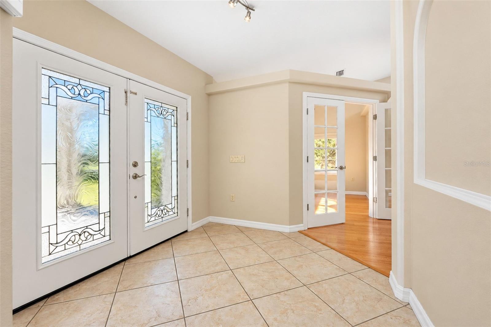 1881 NEPTUNE DR — photo 4