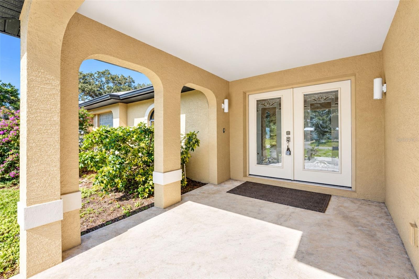 1881 NEPTUNE DR — photo 3