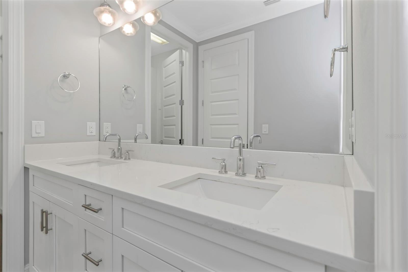 305 S ALBANY AVE #3 — photo 20