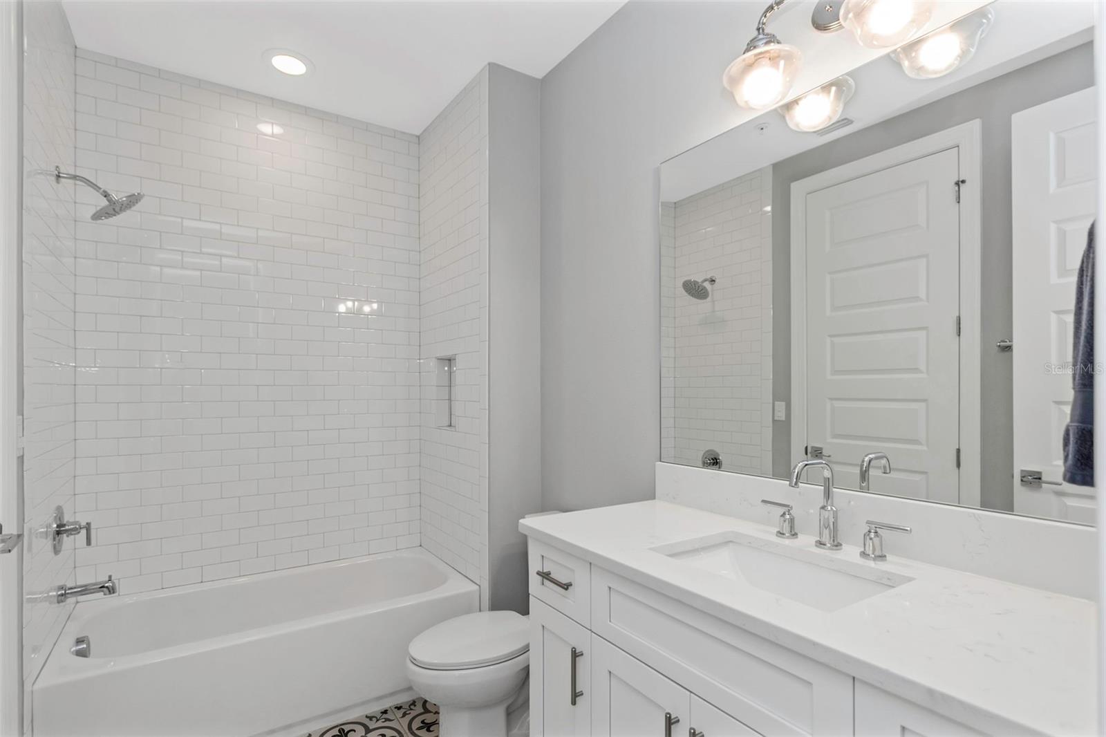 305 S ALBANY AVE #3 — photo 32
