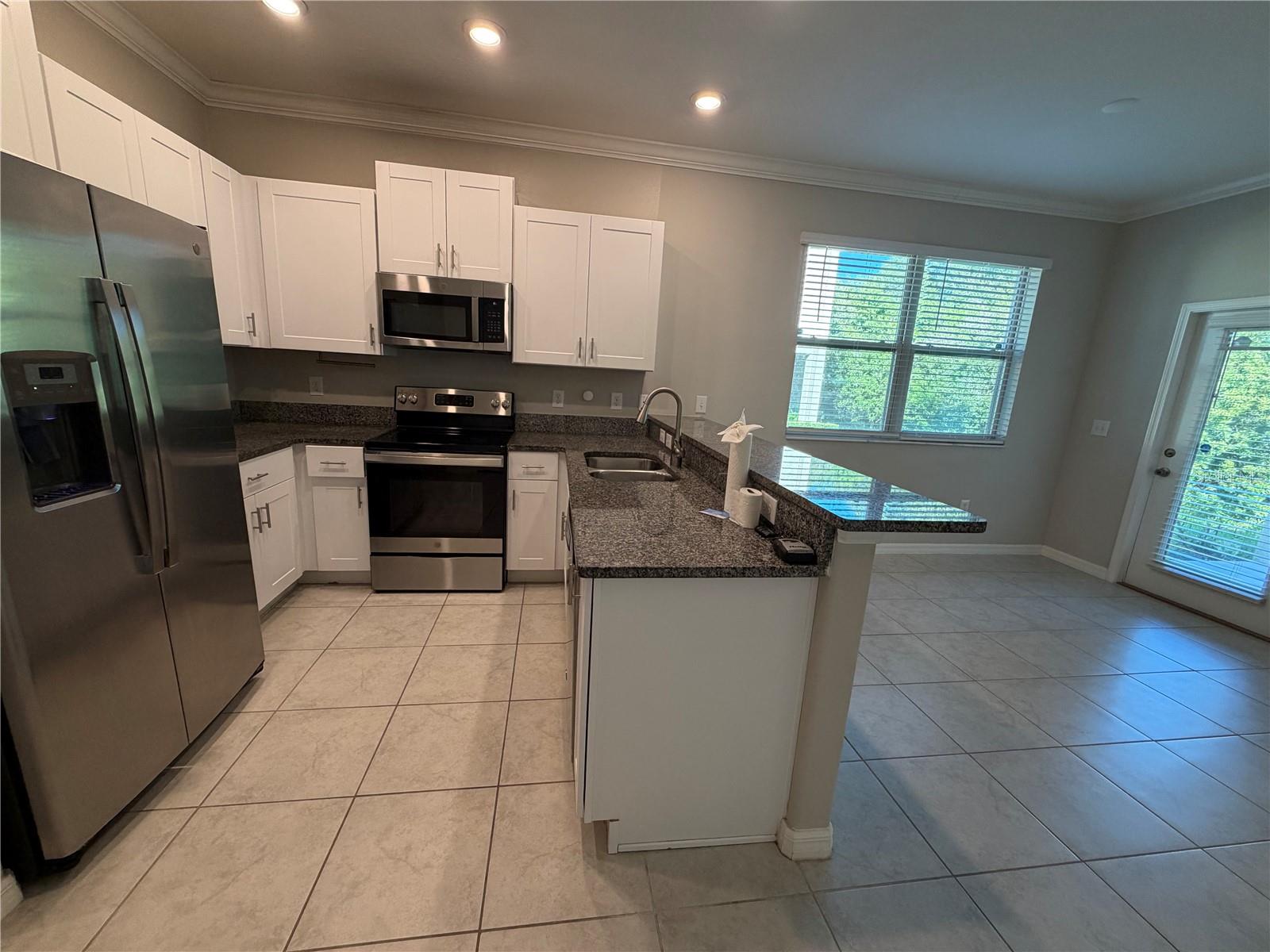 9650 PEMBROOKE PINES DR — photo 9