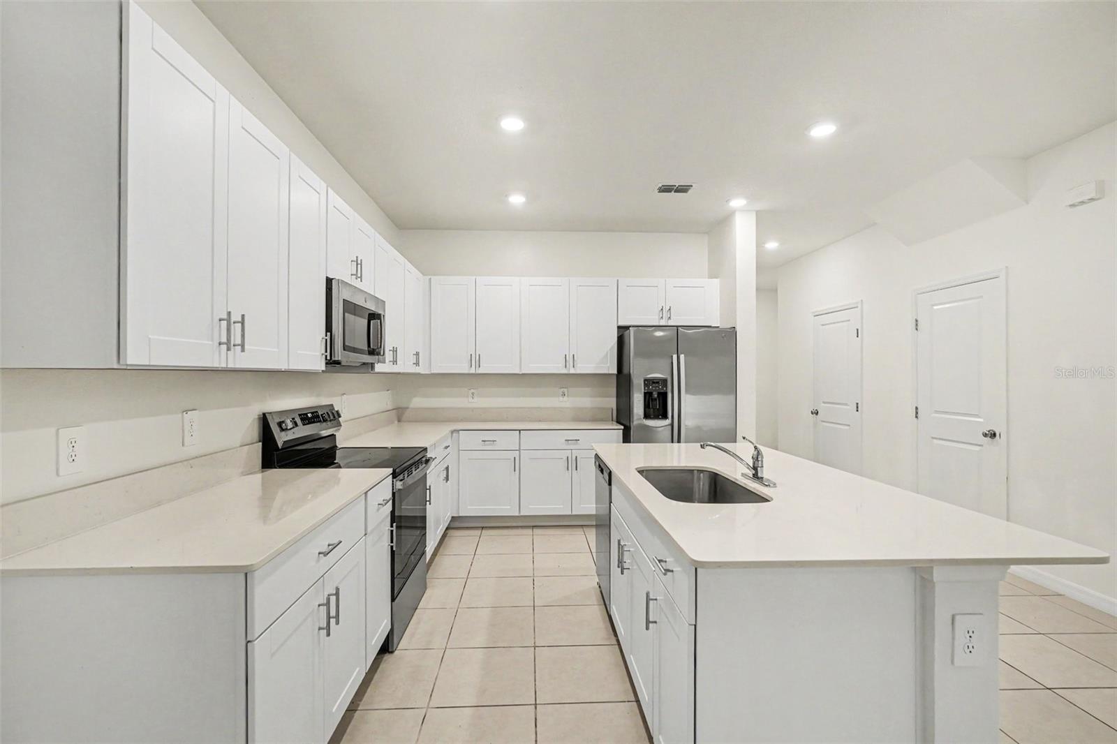 3332 LAPIS LAKE DR — photo 3