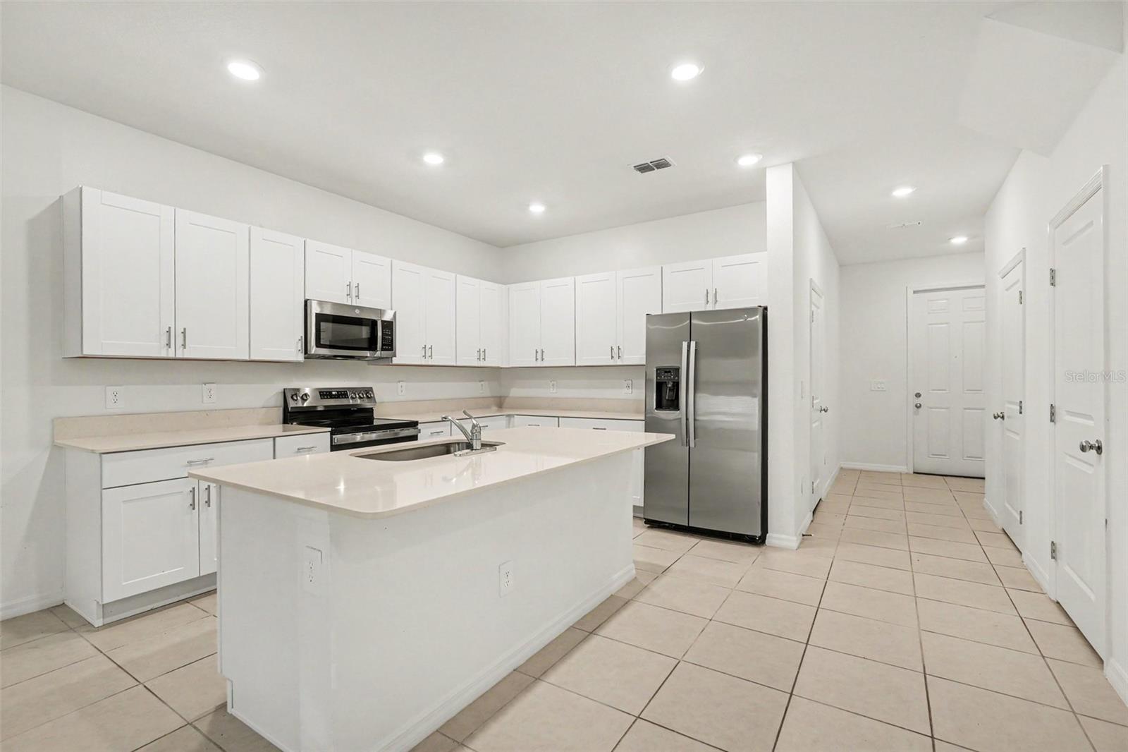 3332 LAPIS LAKE DR — photo 2