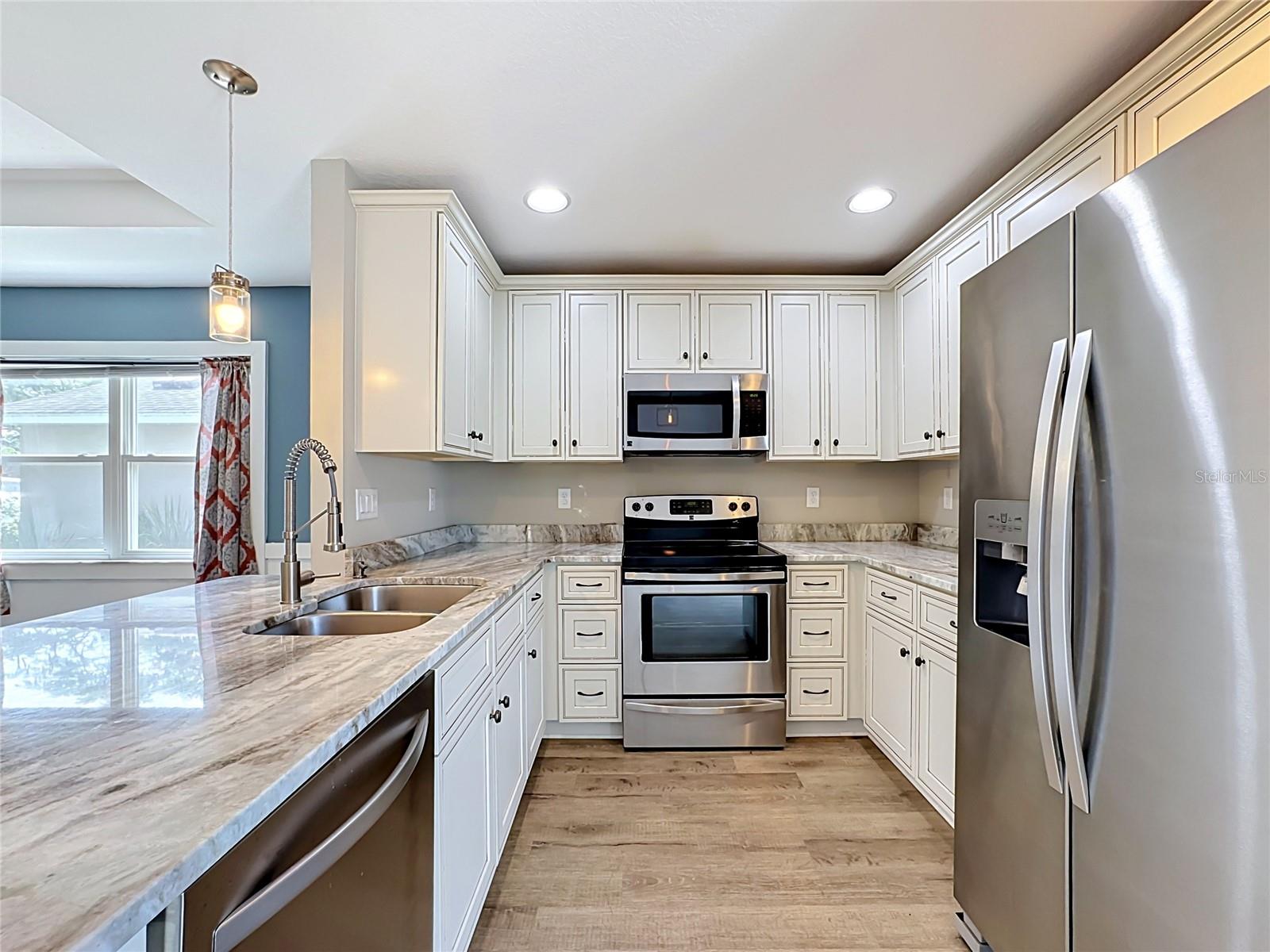 812 33RD ST W — photo 14