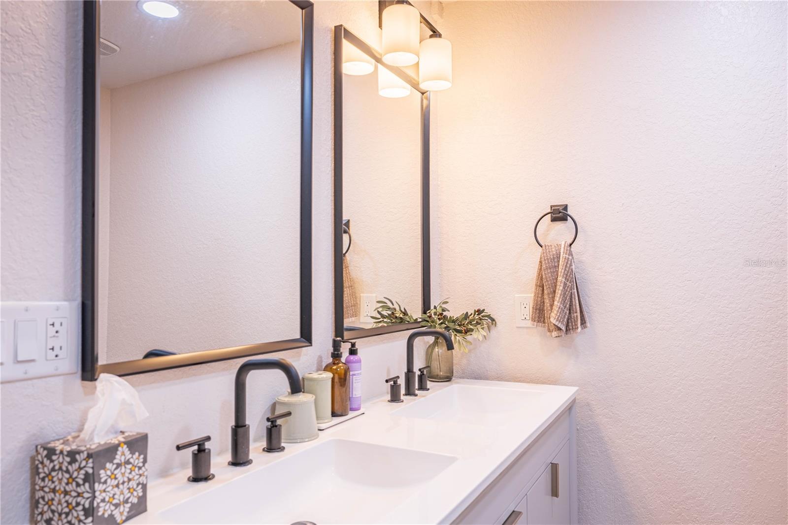 8485 PELICAN LN — photo 16