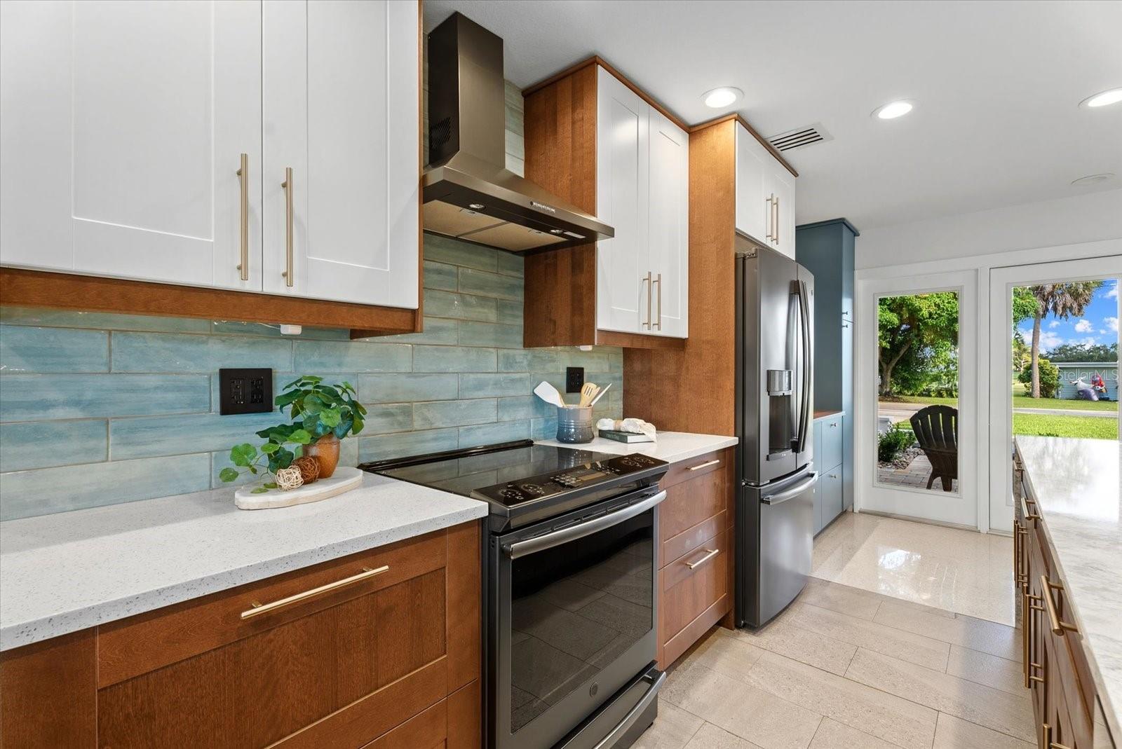 481 MAGELLAN DR — photo 23