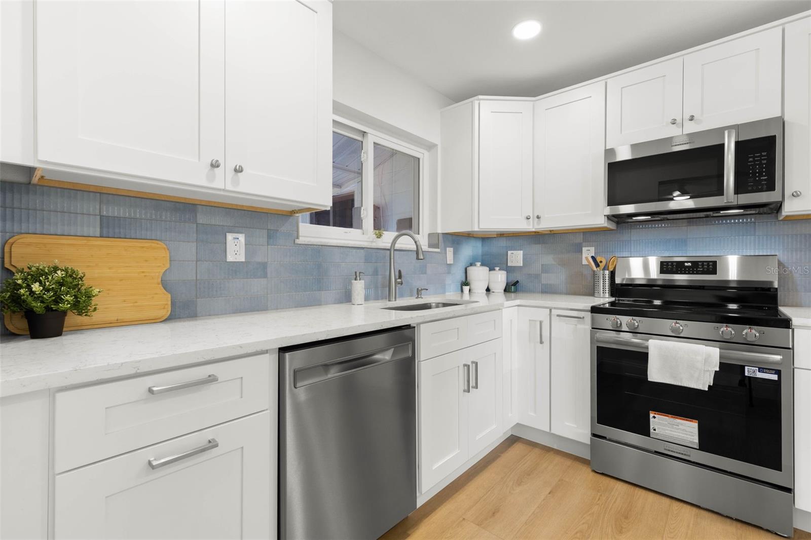 1220 VALLEY FORGE BLVD — photo 8