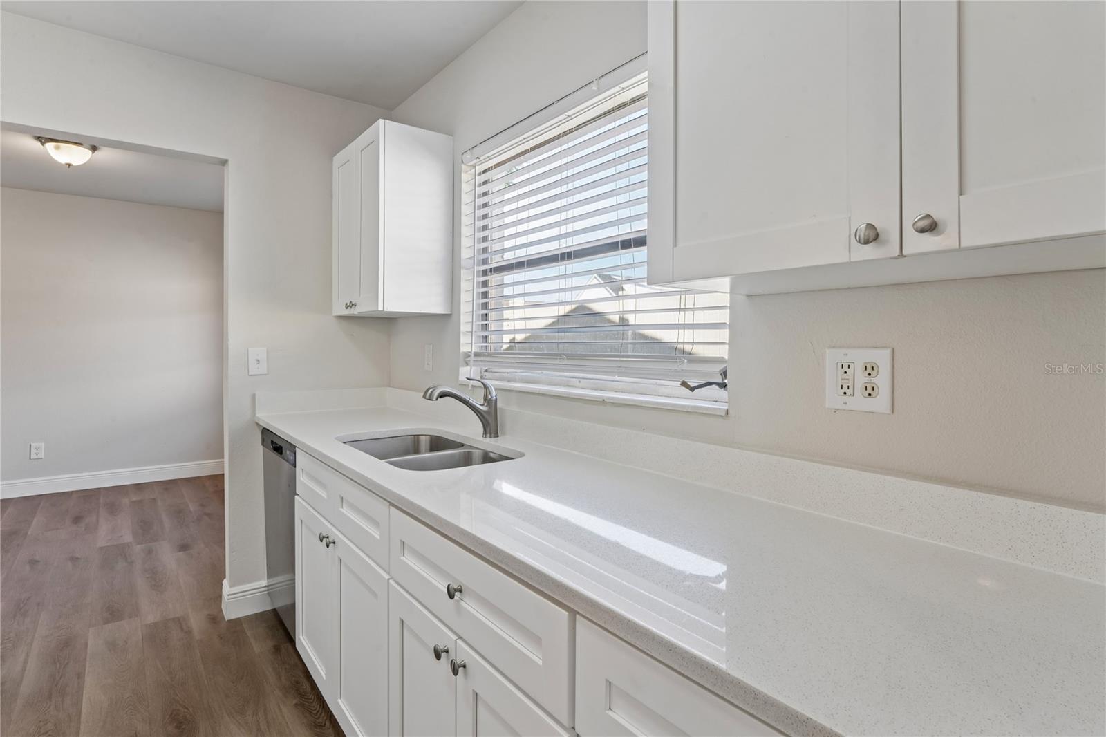 4810 WYNWOOD DR — photo 7
