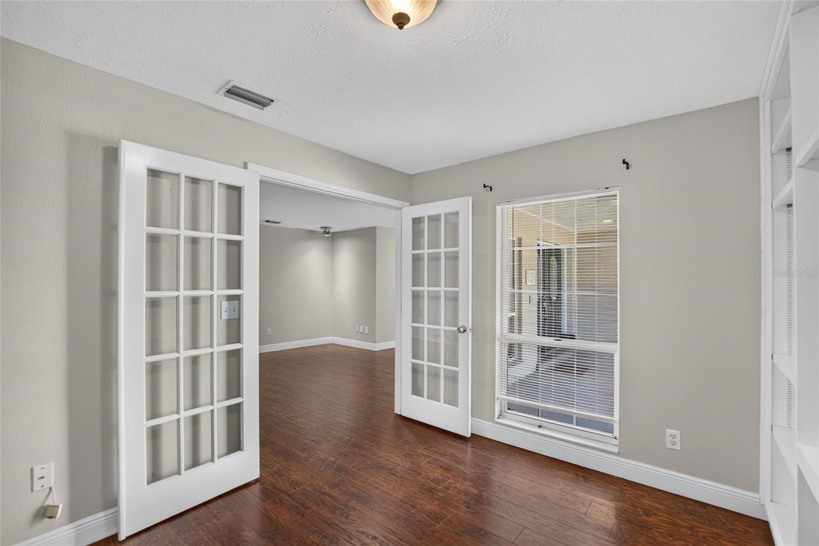 3122 RESEDA CT — photo 12