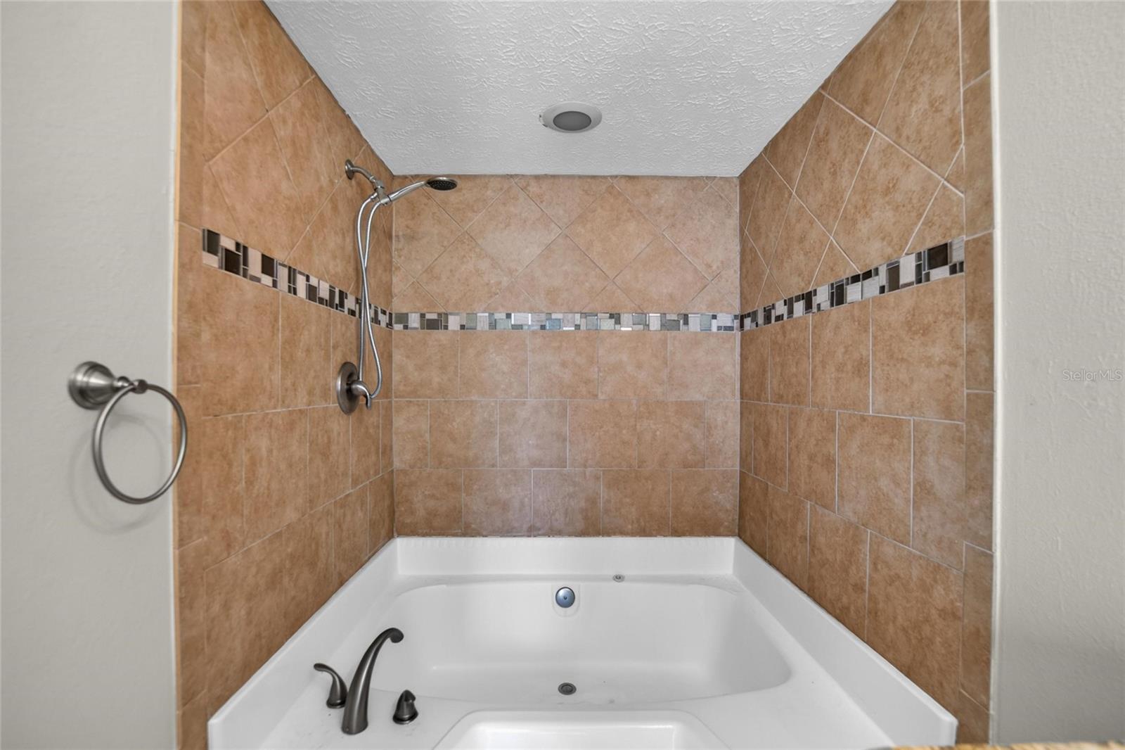 3122 RESEDA CT — photo 28
