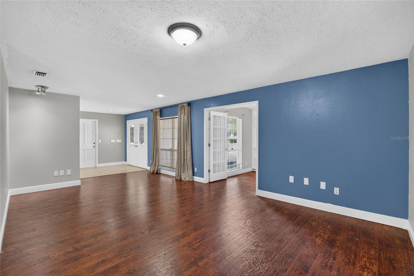 3122 RESEDA CT — photo 16
