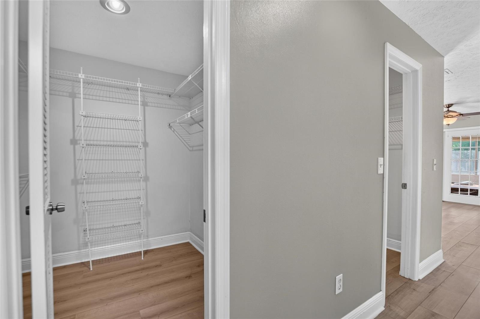 3122 RESEDA CT — photo 26