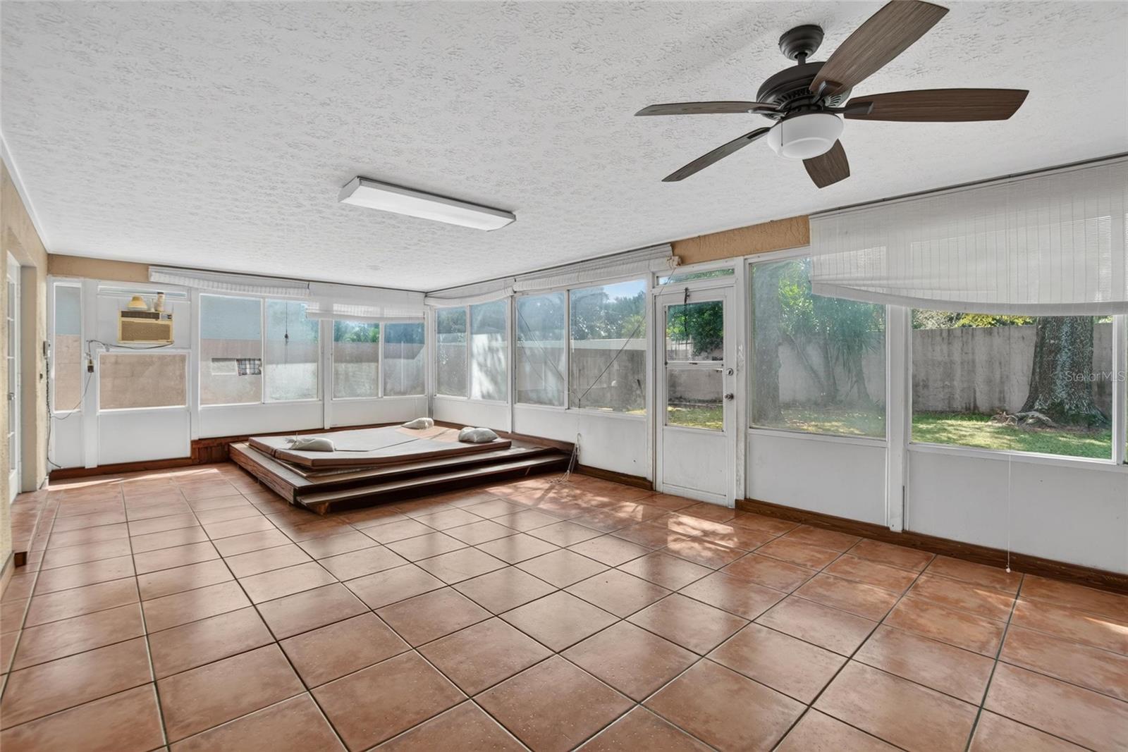 3122 RESEDA CT — photo 49