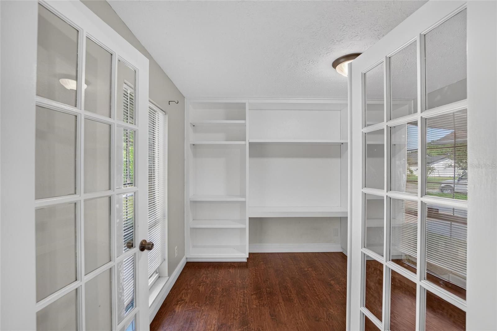 3122 RESEDA CT — photo 9