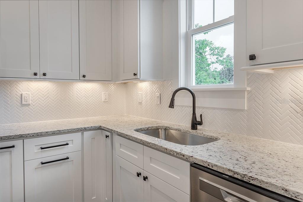 904 E OSBORNE AVE #1 — photo 14