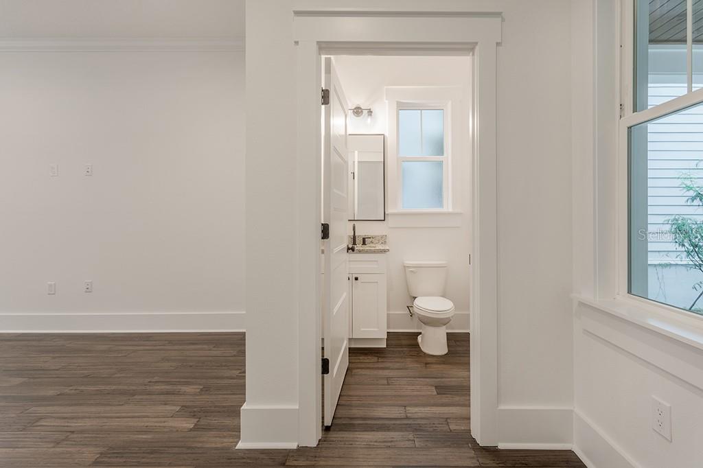 904 E OSBORNE AVE #1 — photo 8